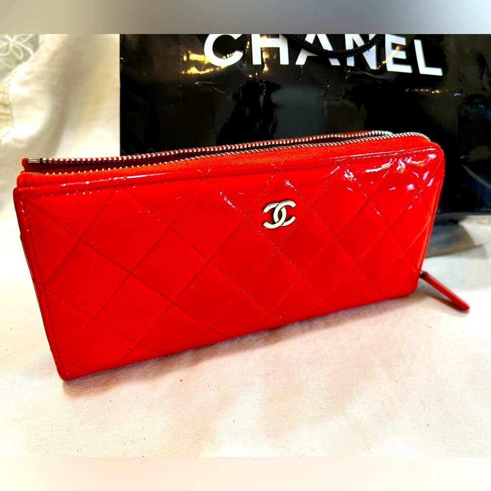 Chanel patent leather wallet